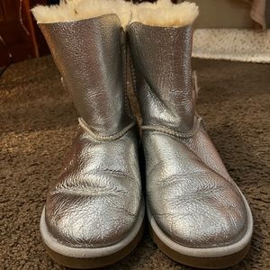 UGG Silver Glitter Metallic Boots Leather Shearling Fur Button Women Size 5